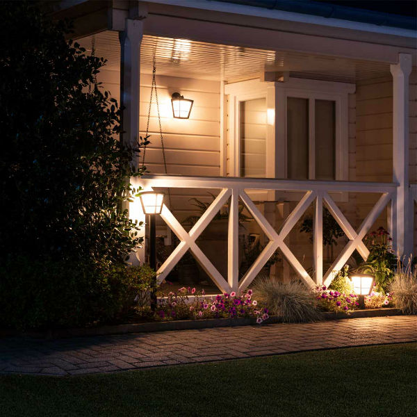 Philips Hue mit neuen Außenleuchten und OutdoorBewegungsmelder NEXT