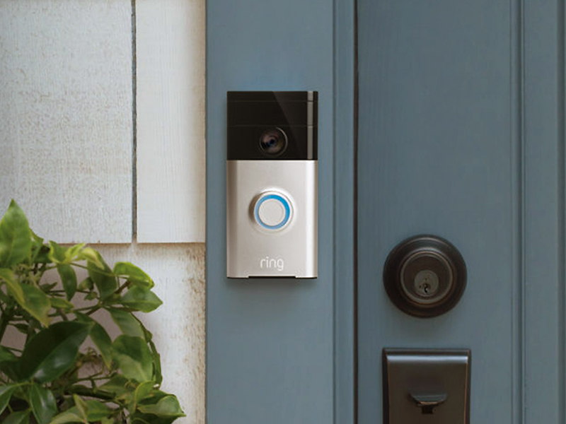 Ring Video Doorbell außen montiert