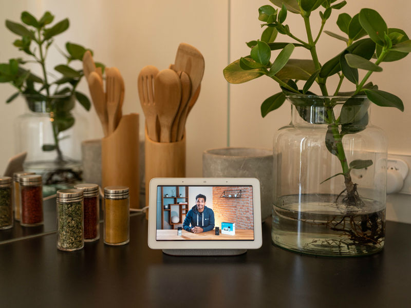 google-Nest-Hub-tink-video-in-der-Küche-ok-google-sprachbefehle