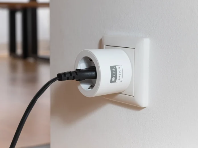 tink-Basics-1 Smarte Steckdosen Vergleich 2025