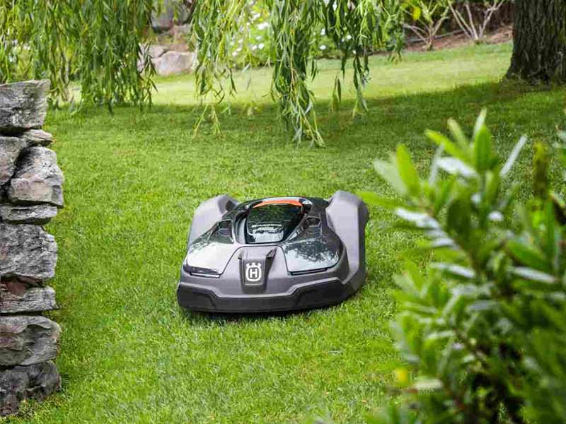 husqvarna mähroboter im einsatz