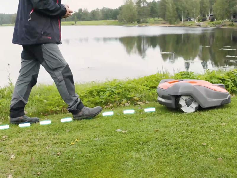 Mähroboter ohne Begrenzungskabel? Mit Husqvarna EPOS geht’s NEXT