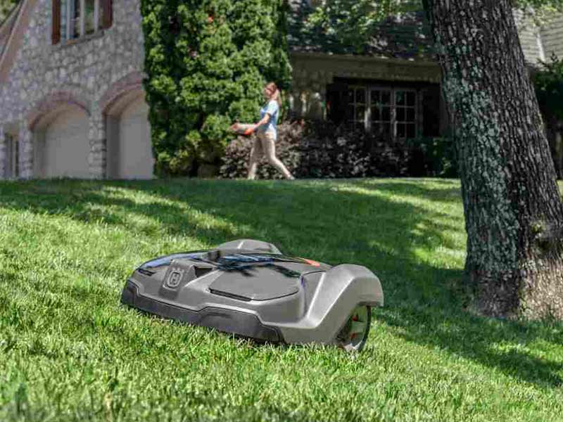 Mähroboter ohne Begrenzungskabel? Mit Husqvarna EPOS geht’s NEXT