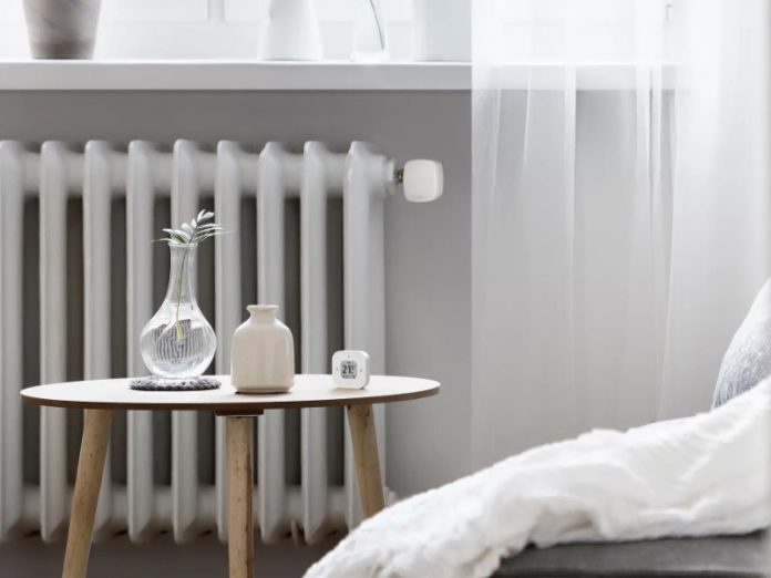 Apple Home Thermostate - Eve Thermo am Heizkörper & Eve Thermo Control auf dem Beistelltisch