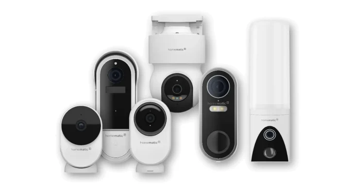 Homematic IP Kameras und Videotürklingel - Sortiment auf weißem Hintergrund