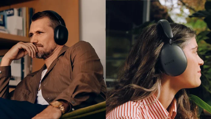 Ein Mann und eine Frau tragen die schwarzen Sonos Ace Over-Ear-Kopfhörer in einer stimmungsvollen Umgebung.